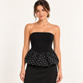 Blusa strapless con peplum globo